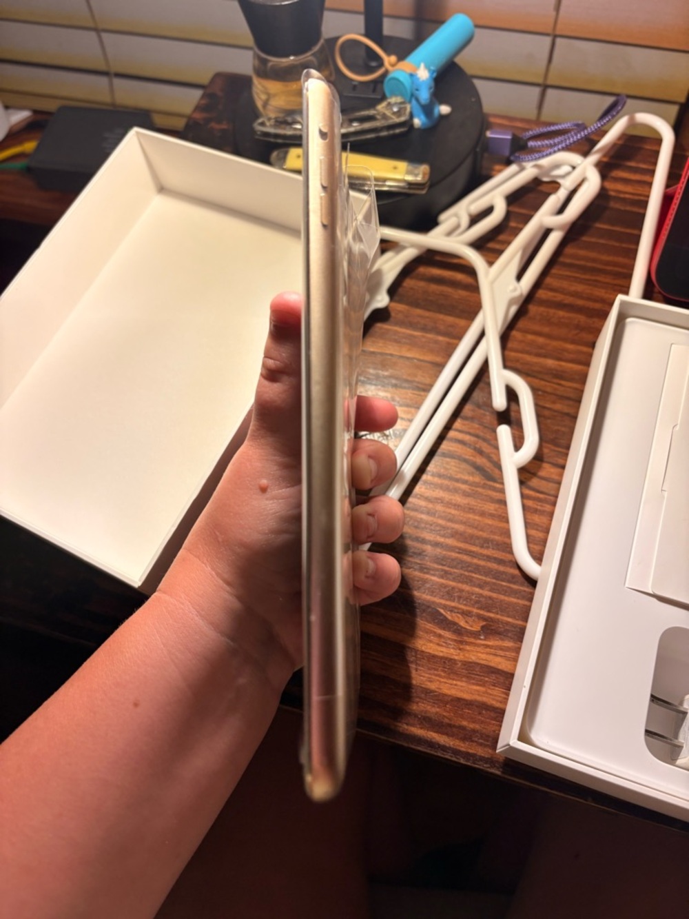 Apple iPad mini 3 - Gold - Picture 4 of 8